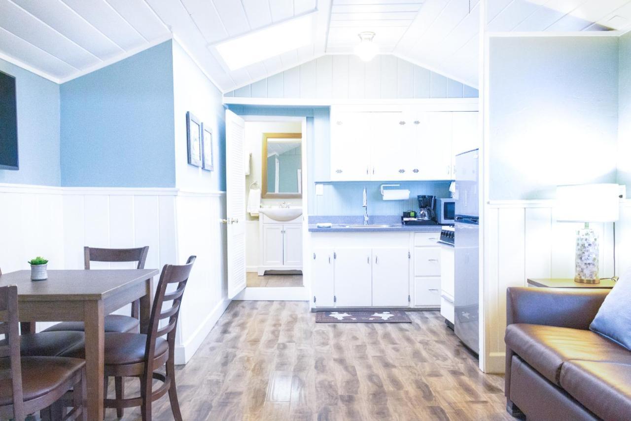 Ocean Echo Inn & Beach Cottages 카피톨라 외부 사진